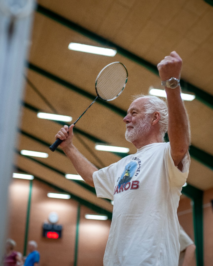 Mand senior 60+ spiller badminton 2019 (1).jpg