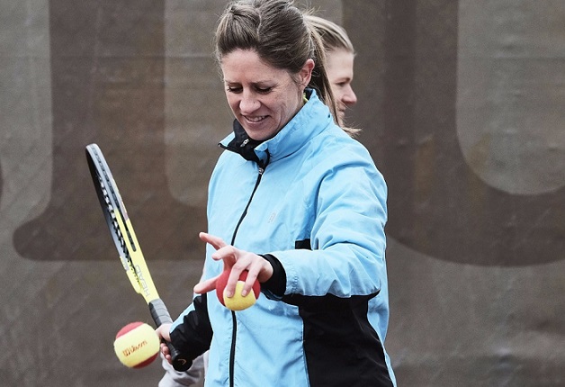 Tennisudstyr (forside).jpg